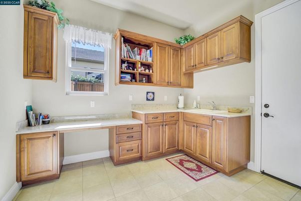 Chandelier, Interior, Kitchen