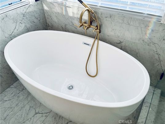 Bathroom, Free Standing Baths, Interior, Marble, Marble Walls