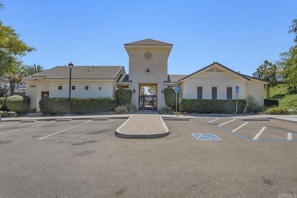 Attached, Exterior, Facade, Ranch