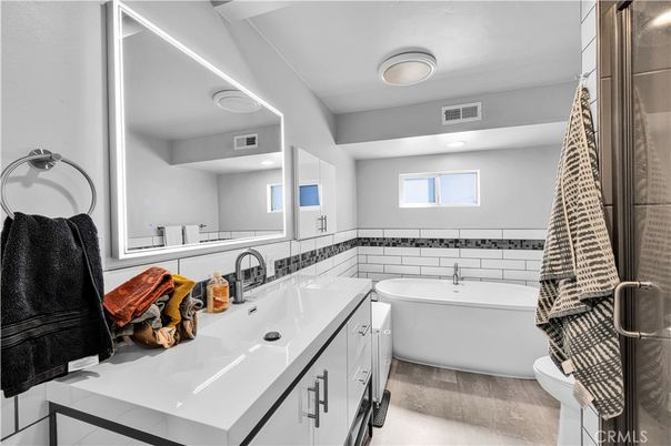 Bathroom, Dual Sink Vanities, Free Standing Baths, Interior, Recessed Lighting