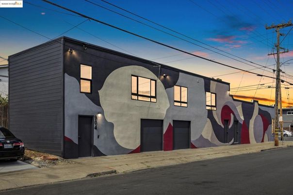 Exterior, Facade, None