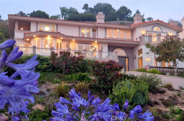 Exterior, Facade, Mediterranean