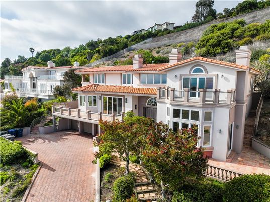 Exterior, Facade, Mediterranean