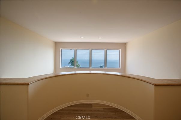 Interior, Recessed Lighting, Water, Wood Texture Flooring