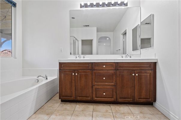 Bathroom, Dual Sink Vanities, Interior