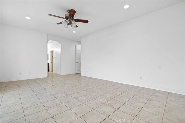 Empty room, Interior, Recessed Lighting