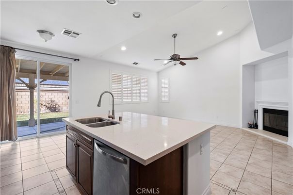 Fireplace, Interior, Kitchen, Recessed Lighting