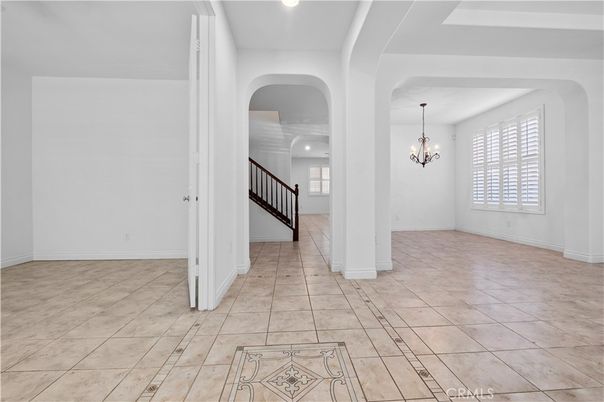 Chandelier, Empty room, Interior, Recessed Lighting
