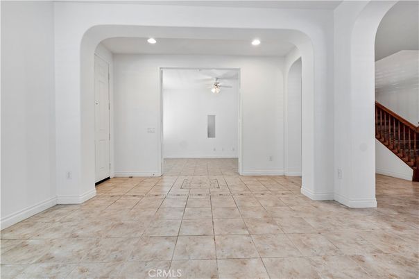 Empty room, Interior, Recessed Lighting