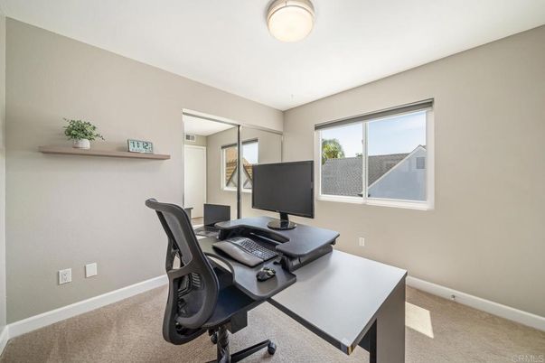 Home Office, Interior