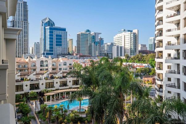 Exterior, Pool, Other, Skyline