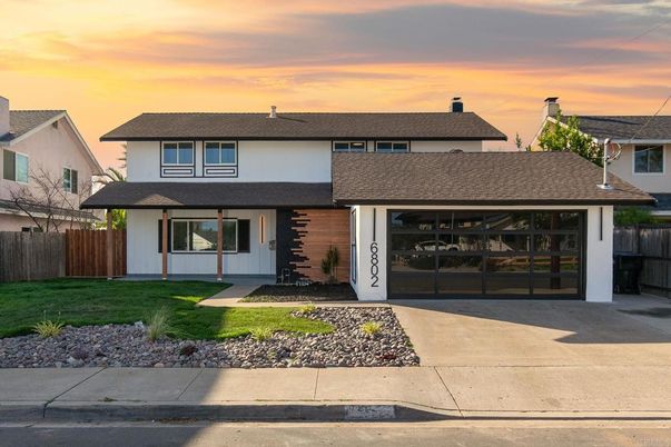 Attached, Exterior, Facade, Modern
