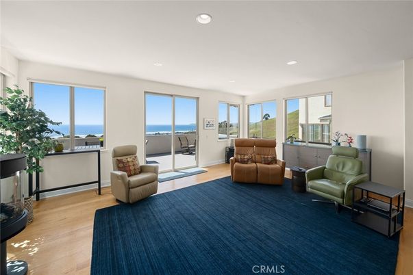 Interior, Living room, Recessed Lighting, Water, Wood Texture Flooring