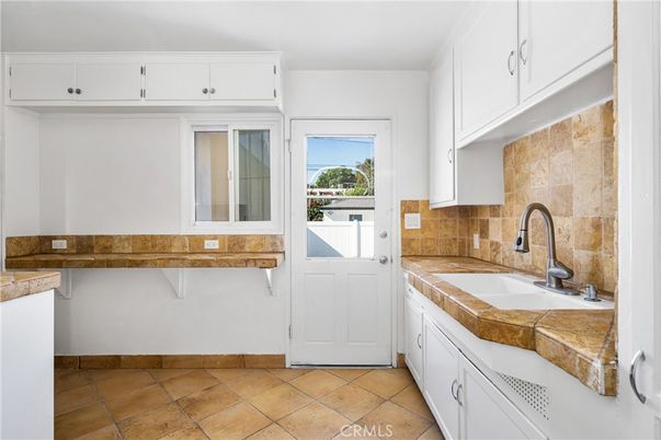 Interior, Kitchen, Tile Countertops