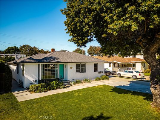 Backyard, Exterior, Facade, Ranch