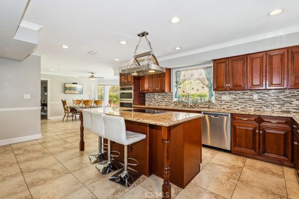 Dining room, Interior, Kitchen, Pendant Lights, Recessed Lighting, Stainless Steel Appliances
