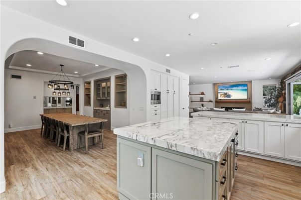 Dining room, Interior, Kitchen, Pendant Lights, Recessed Lighting, Wood Texture Flooring