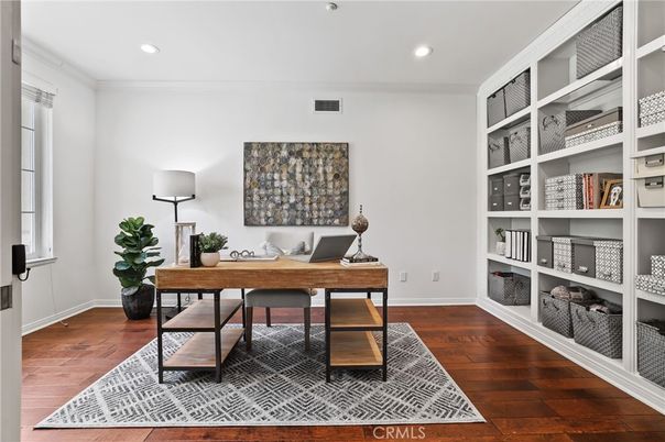 Home Office, Interior, Recessed Lighting, Wood Texture Flooring