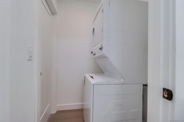 Interior, Utility Closets, Washer, Wood Texture Flooring