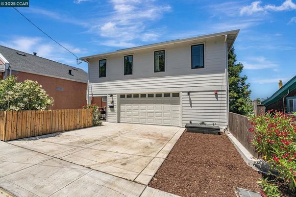 Attached, Exterior, Facade, Raised Ranch