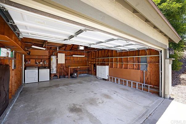 Exterior, Garage, Washer