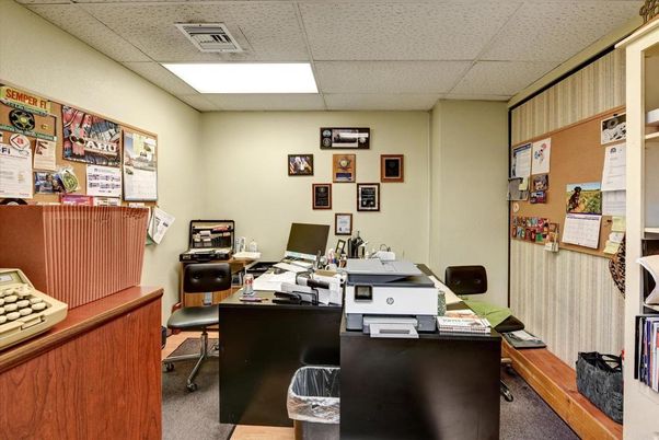 Home Office, Interior