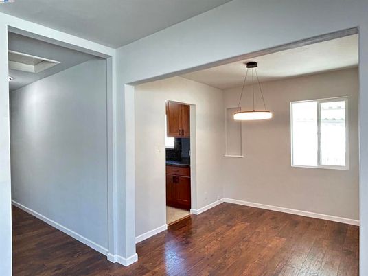 Empty room, Interior, Pendant Lights, Wood Texture Flooring