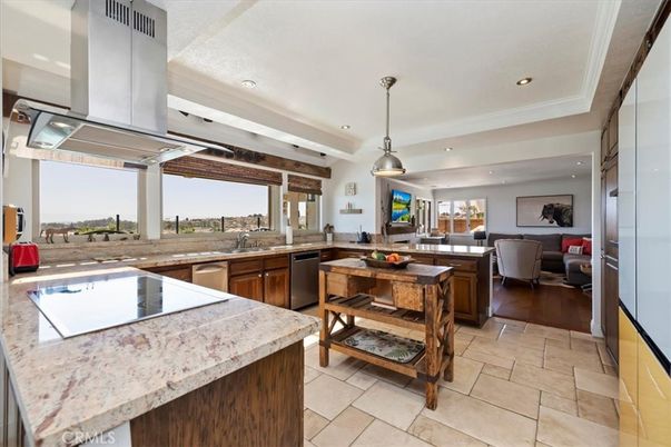 Dining room, Interior, Kitchen, Living room, Pendant Lights, Recessed Lighting, Stainless Steel Appliances
