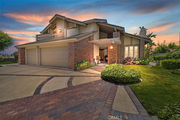 Attached, Exterior, Facade, Brick Facade, Modern