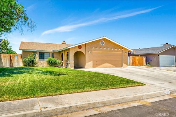 Attached, Backyard, Exterior, Facade, Ranch