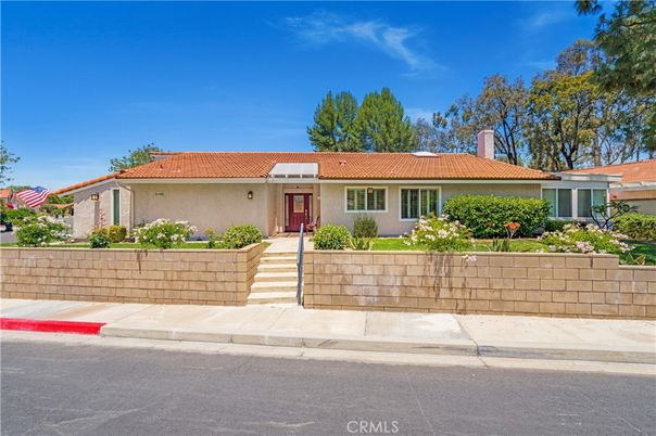 Exterior, Facade, Ranch