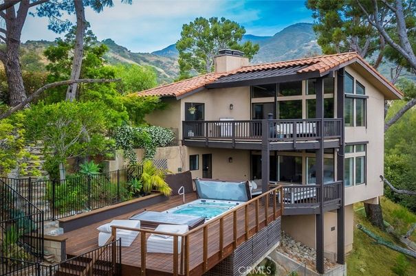 Exterior, Hot Tub
