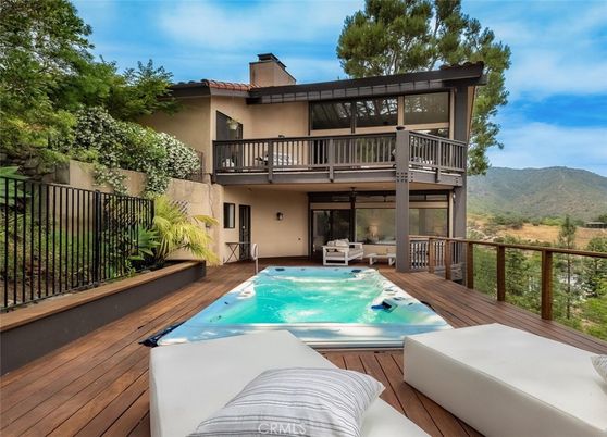Exterior, Hot Tub