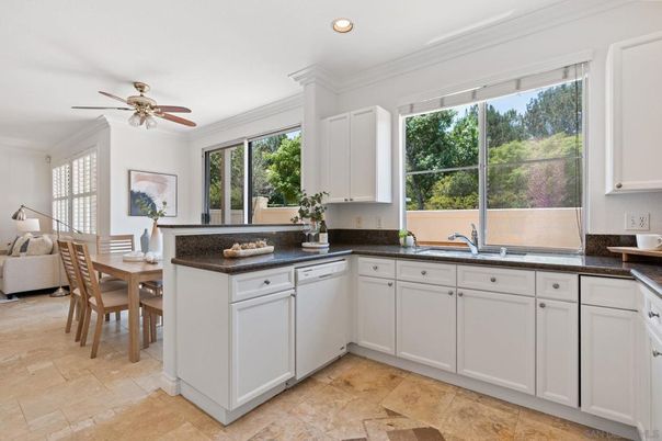 Dining room, Interior, Kitchen, Recessed Lighting