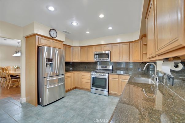 Dining room, Interior, Kitchen, Pendant Lights, Recessed Lighting, Stainless Steel Appliances