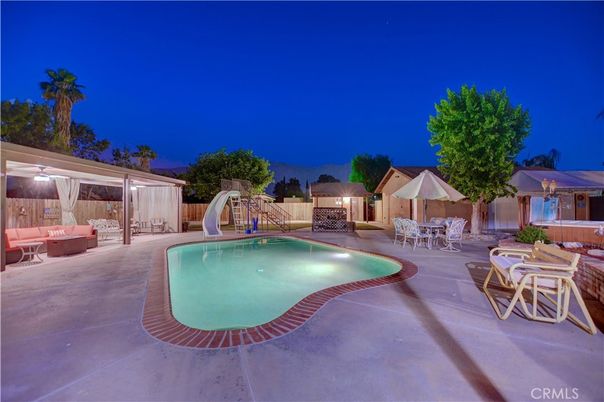 Exterior, Pool