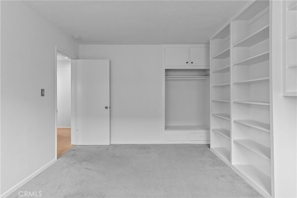 Empty room, Interior, Walk-in Closets
