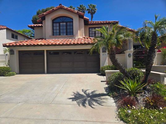 Attached, Exterior, Facade, Mediterranean