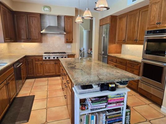 Interior, Kitchen, Pendant Lights, Stainless Steel Appliances