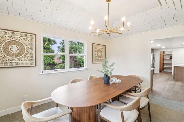 Chandelier, Dining room, Interior, Recessed Lighting, Wood Texture Flooring