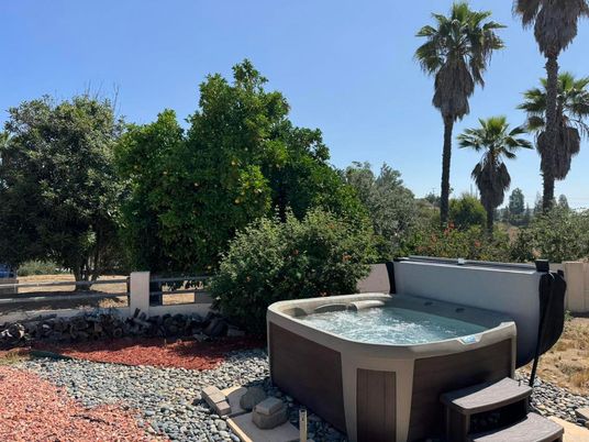 Exterior, Hot Tub