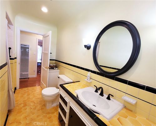 Bathroom, Interior, Recessed Lighting, Tile Countertops