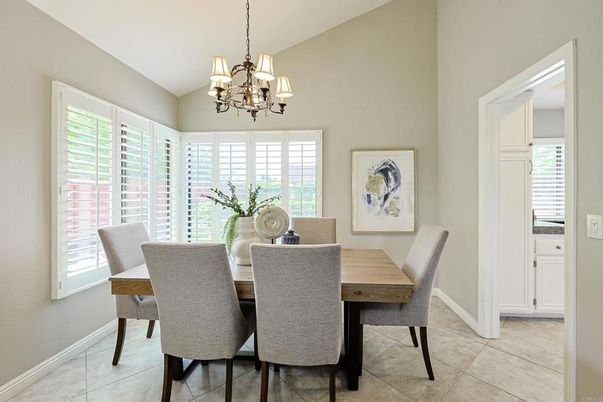 Chandelier, Dining room, Interior