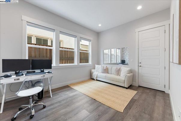 Home Office, Interior, Recessed Lighting, Wood Texture Flooring