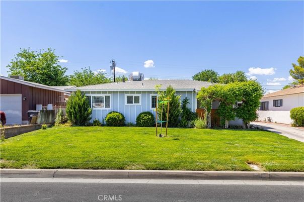 Attached, Exterior, Facade, Ranch