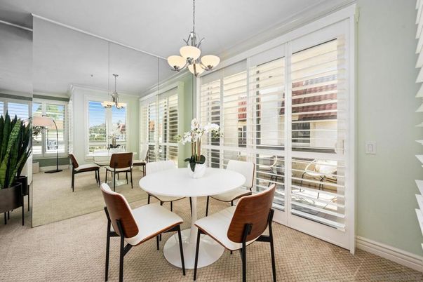 Chandelier, Dining room, Interior, Pendant Lights
