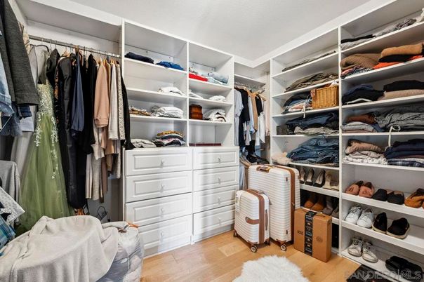 Interior, Walk-in Closets, Wood Texture Flooring