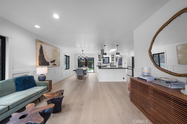 Dining room, Interior, Kitchen, Pendant Lights, Recessed Lighting, Wood Texture Flooring