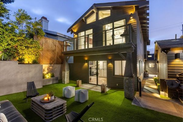Backyard, Exterior, Facade, Modern