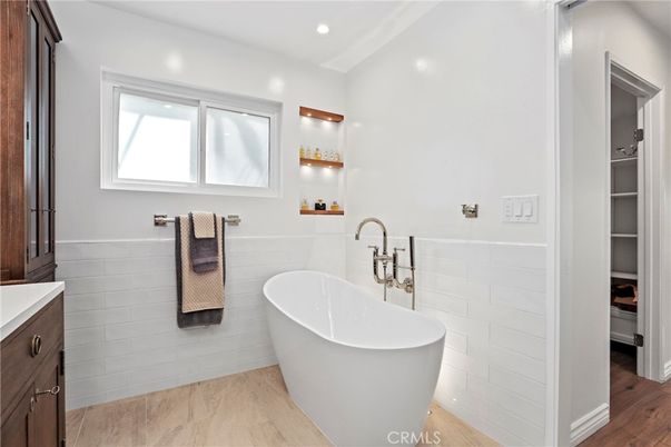 Bathroom, Free Standing Baths, Interior, Recessed Lighting, Wood Texture Flooring